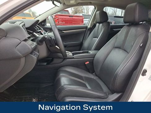 Used 2019 Honda Civic Touring image 2