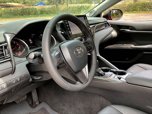 Used 2024 Toyota Camry XSE w/ Navigation Package image 14