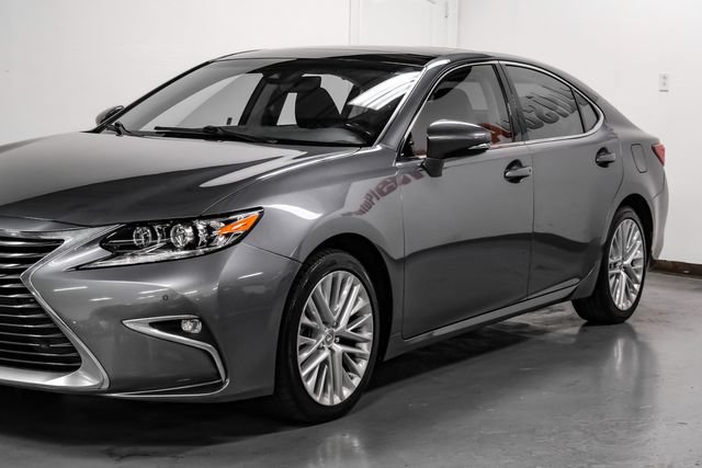 Used 2016 Lexus ES 350 w/ Ultra Luxury Package FWD image 9