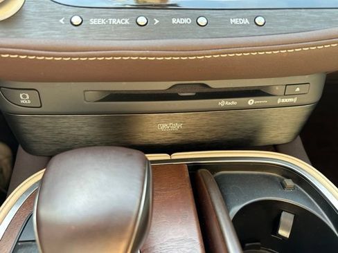 Used 2020 Lexus LS 500 w/ Interior Upgrade Package RWD image 18