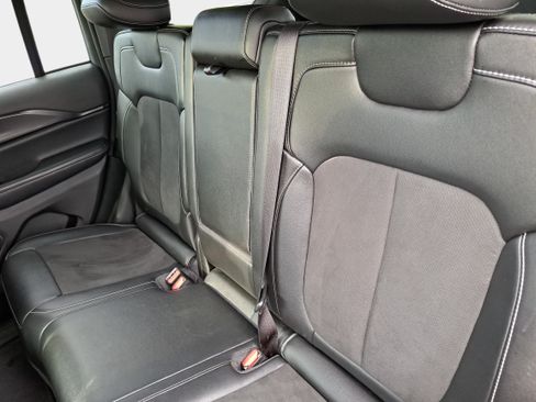 Used 2023 Jeep Grand Cherokee Altitude AWD/4WD image 14