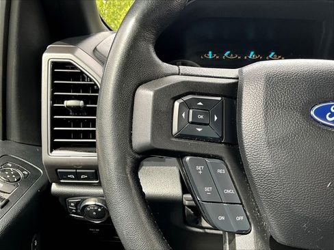 Used 2019 Ford F150 XLT w/ Equipment Group 302A Luxury AWD/4WD image 11