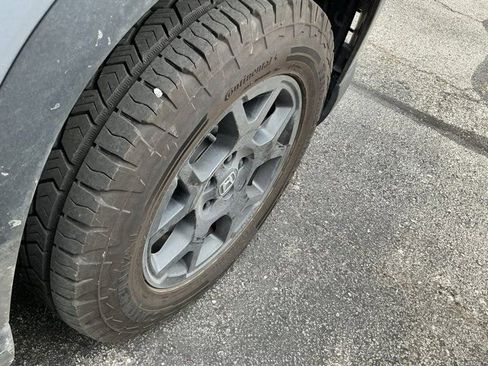 Used 2025 Honda Pilot TrailSport image 17