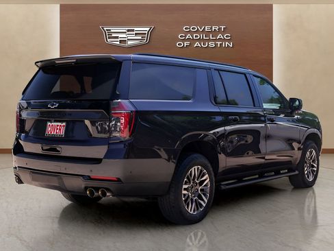 Used 2025 Chevrolet Suburban Z71 AWD/4WD image 4