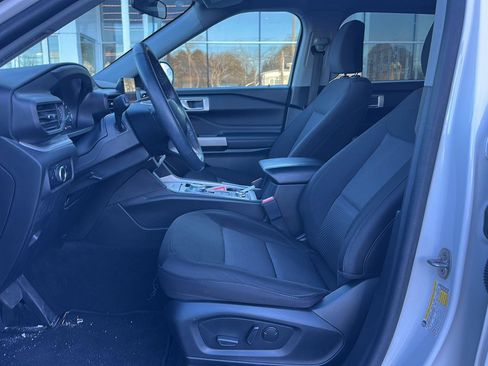 Used 2023 Ford Explorer XLT w/ Class IV Trailer Tow Package image 10