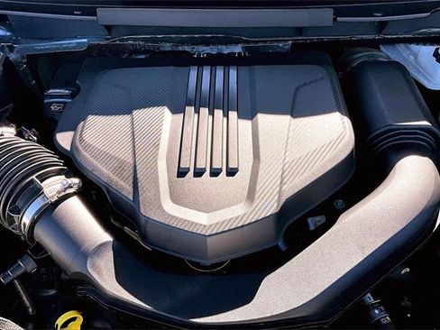 Used 2024 Chevrolet Traverse LT image 32