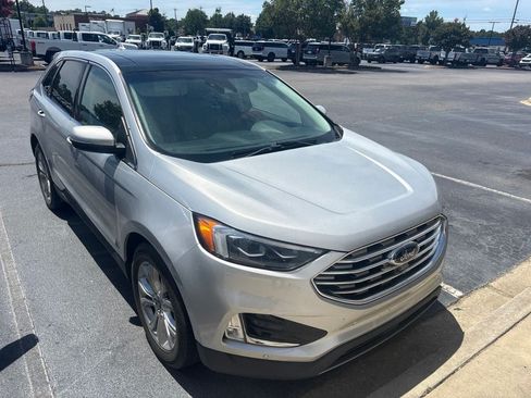 Used 2019 Ford Edge Titanium w/ Equipment Group 301A FWD image 7