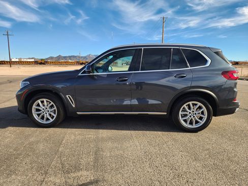 Used 2022 BMW X5 xDrive40i w/ Executive Package image 7