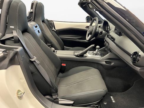 New 2025 MAZDA MX-5 Miata Club image 9