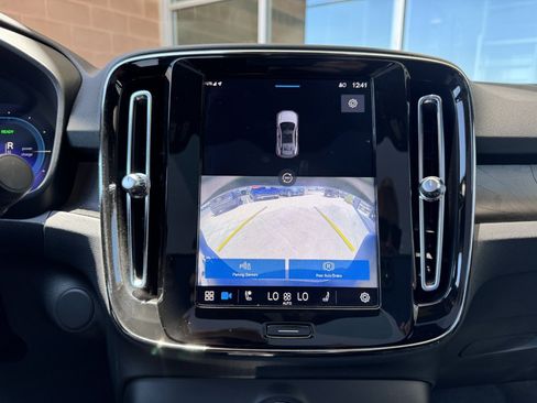 Used 2023 Volvo C40 P8 Recharge Ultimate image 19