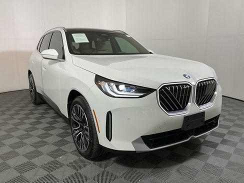 Certified 2025 BMW X3 xDrive30i w/ M Sport Package AWD/4WD image 4