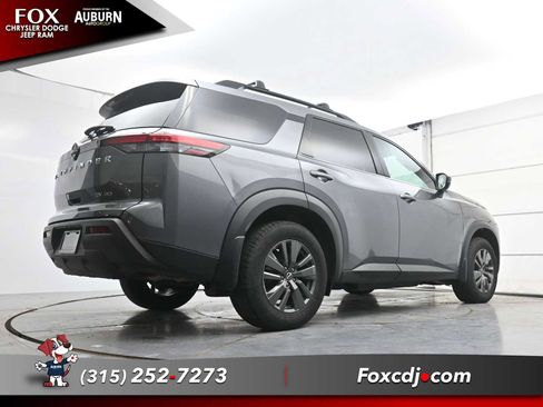 Used 2022 Nissan Pathfinder SV image 22