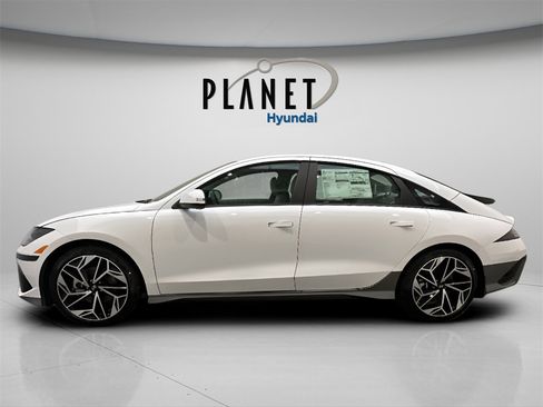 New 2025 Hyundai Ioniq 6 SEL image 2