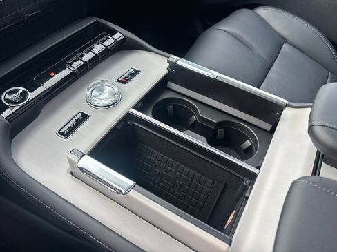 New 2026 Lincoln Navigator Reserve w/ Jet Appearance Package AWD/4WD image 23