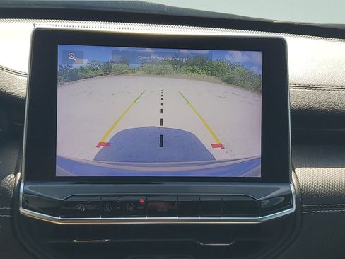 Used 2022 Jeep Compass Latitude FWD image 17