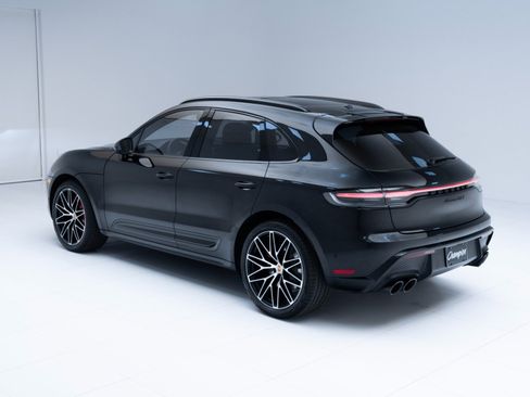 Certified 2025 Porsche Macan GTS image 3