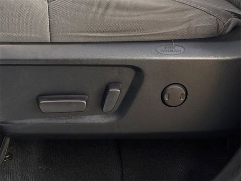 Used 2017 Toyota Tundra SR5 image 25