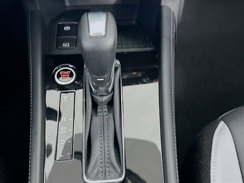 Used 2024 Nissan Kicks SR w/ SR Premium Package image 25