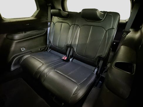 Used 2024 Jeep Grand Cherokee L Limited w/ Luxury Tech Group II image 31