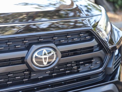 Used 2024 Toyota RAV4 Adventure AWD/4WD image 5