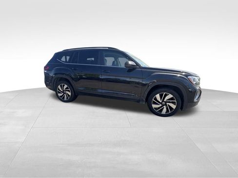 Used 2024 Volkswagen Atlas SE AWD/4WD image 10