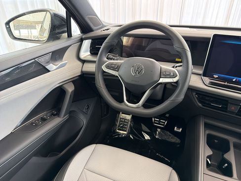 New 2026 Volkswagen Tiguan SE R-Line FWD image 27