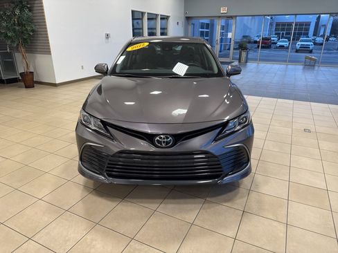 Used 2022 Toyota Camry LE image 4