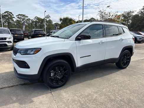 New 2026 Jeep Compass Latitude image 7