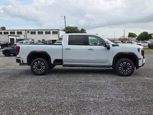 New 2026 GMC Sierra 3500 Denali Ultimate AWD/4WD image 6