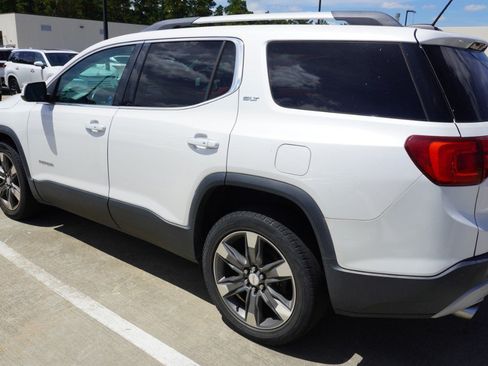 Used 2017 GMC Acadia SLT FWD image 4