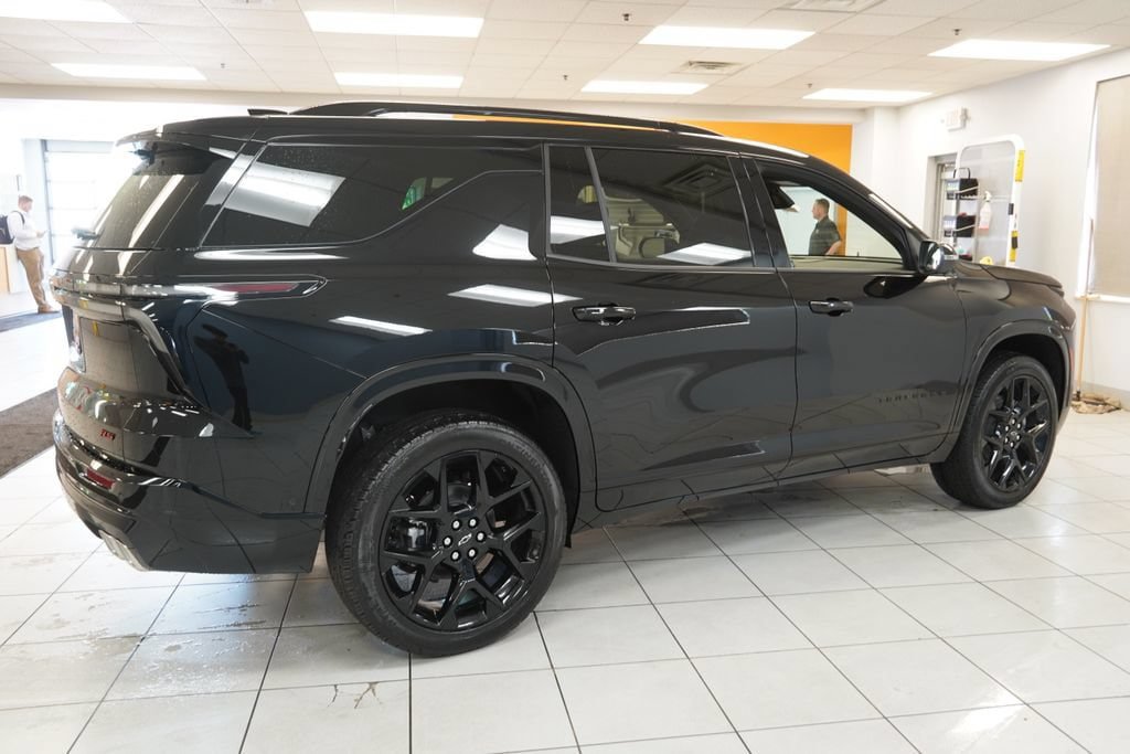 New 2026 Chevrolet Traverse RS w/ LPO, Floor Liner Package AWD/4WD image 13
