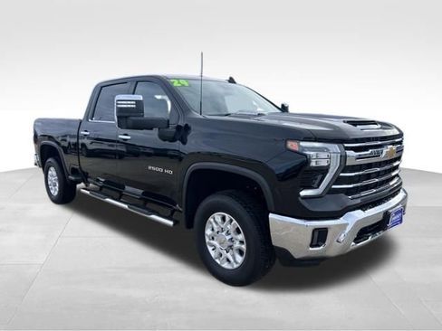Used 2024 Chevrolet Silverado 2500 LTZ image 9