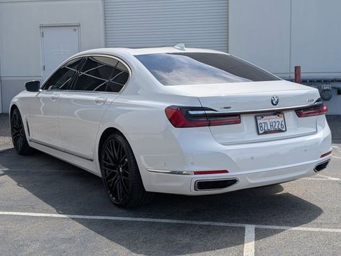 Certified 2022 BMW 750i xDrive w/ Executive Package AWD/4WD image 8