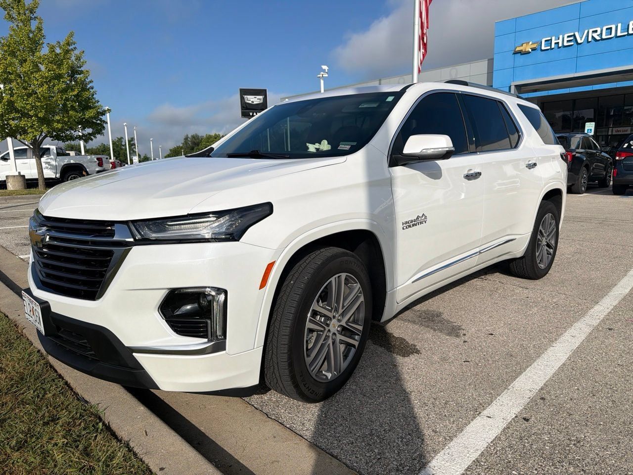 Used 2022 Chevrolet Traverse High Country AWD/4WD image 2