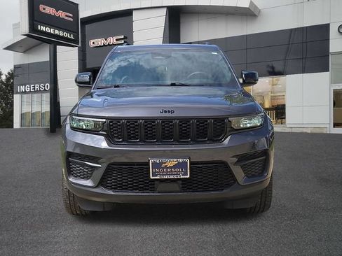 Used 2023 Jeep Grand Cherokee Altitude AWD/4WD image 20