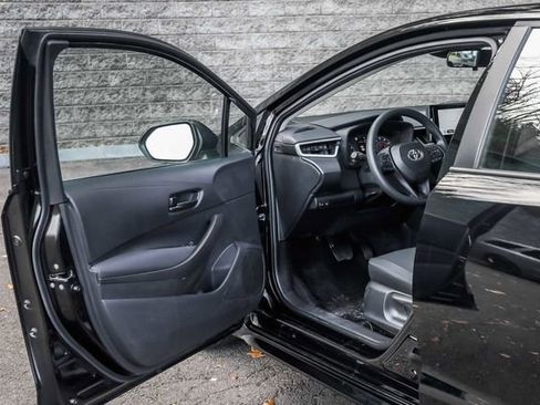 Certified 2025 Toyota Corolla LE FWD image 24