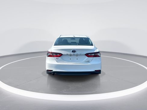 Used 2022 Toyota Camry LE FWD image 8