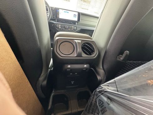 New 2026 Jeep Gladiator Mojave image 19