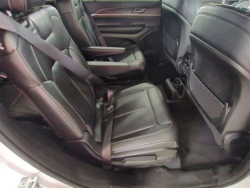 Used 2024 Jeep Grand Cherokee L Limited image 29