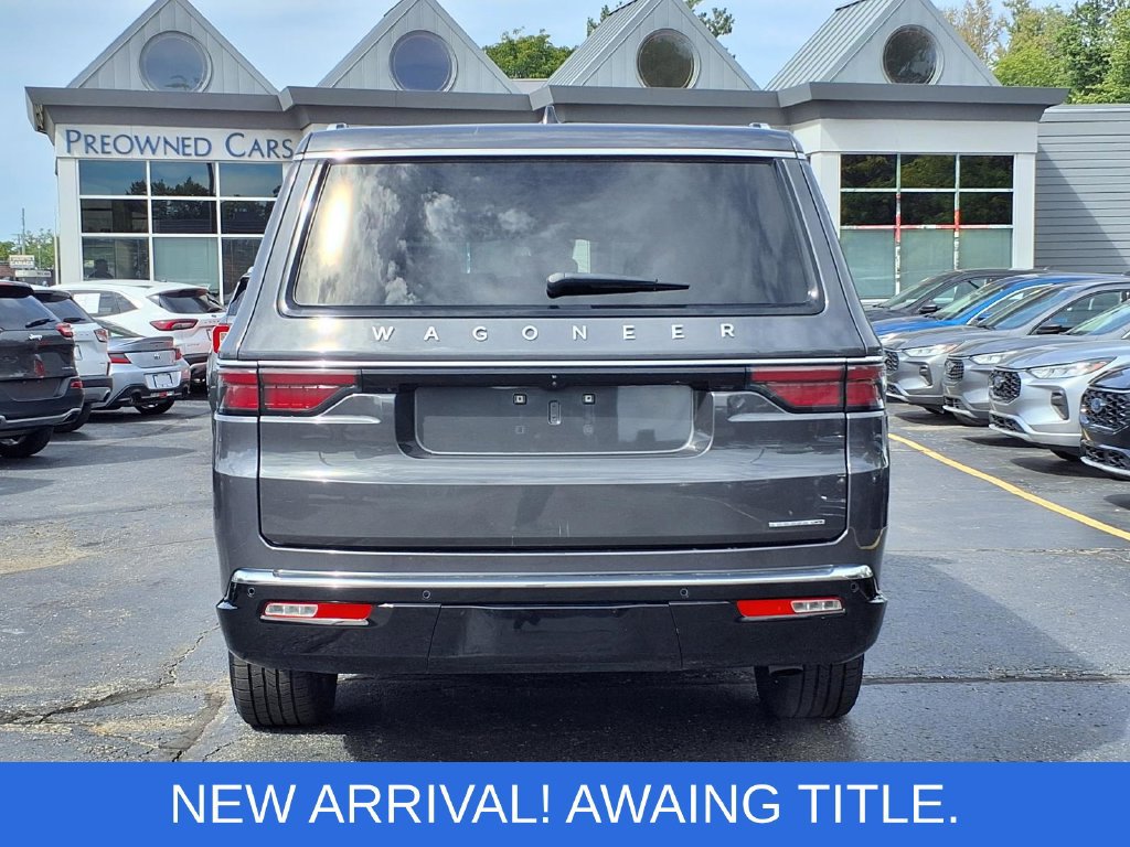 Used 2024 Jeep Wagoneer L Series II w/ Flexible Seating Group AWD/4WD image 24