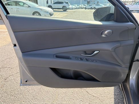 New 2026 Hyundai Elantra SE image 10