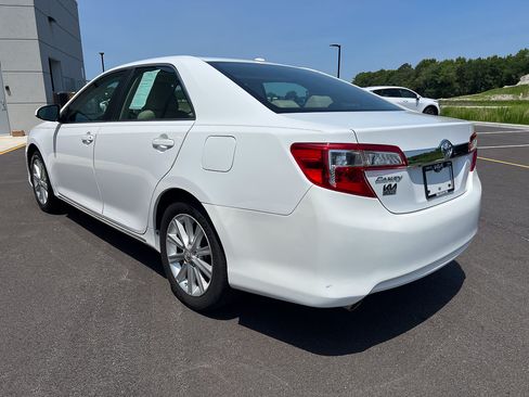 Used 2013 Toyota Camry XLE FWD image 3