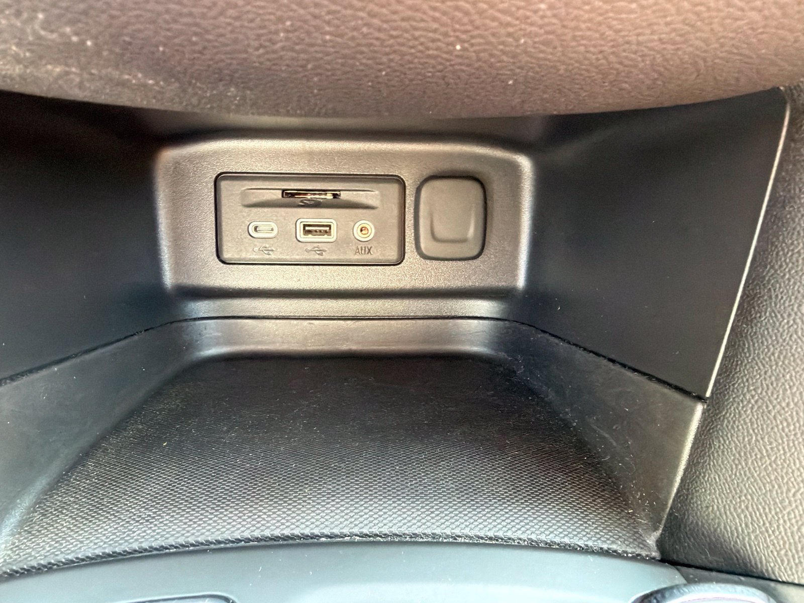 Certified 2024 Chevrolet Equinox LT FWD image 24