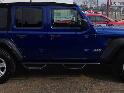 Used 2018 Jeep Wrangler Unlimited Sport S AWD/4WD image 2