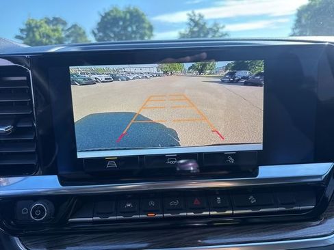 Used 2025 Chevrolet Silverado 1500 LT AWD/4WD image 33