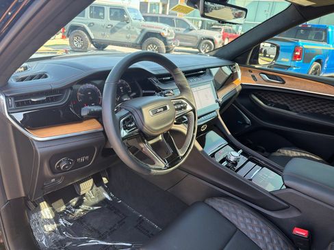 Used 2026 Jeep Grand Cherokee L Summit w/ Obsidian Package AWD/4WD image 10