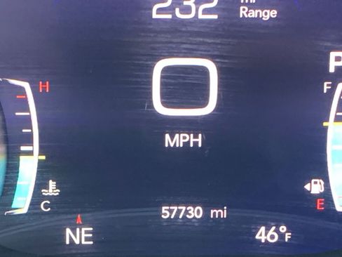 Used 2025 Chrysler Pacifica Select image 43