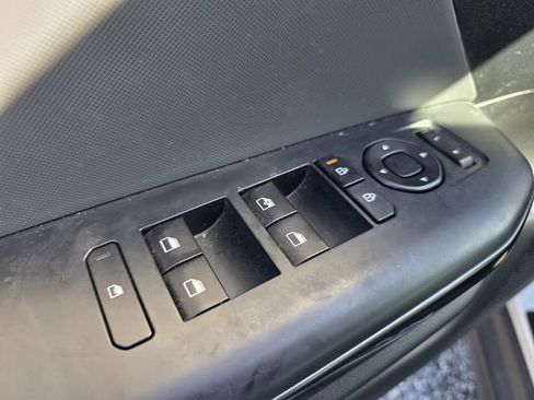 Used 2025 Kia K4 LXS image 13