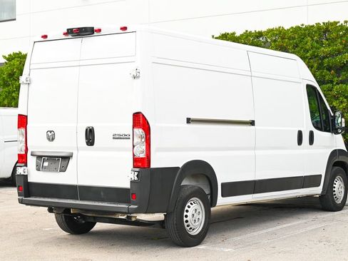 Used 2024 RAM ProMaster 2500 w/ Convenience Group FWD image 4