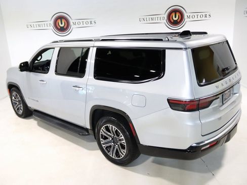 Used 2024 Jeep Wagoneer L Series II w/ Flexible Seating Group image 11